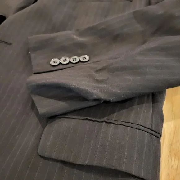 DKNY Black Pinstripe 100% Wool Suit jacket 32 Long 25 P2P